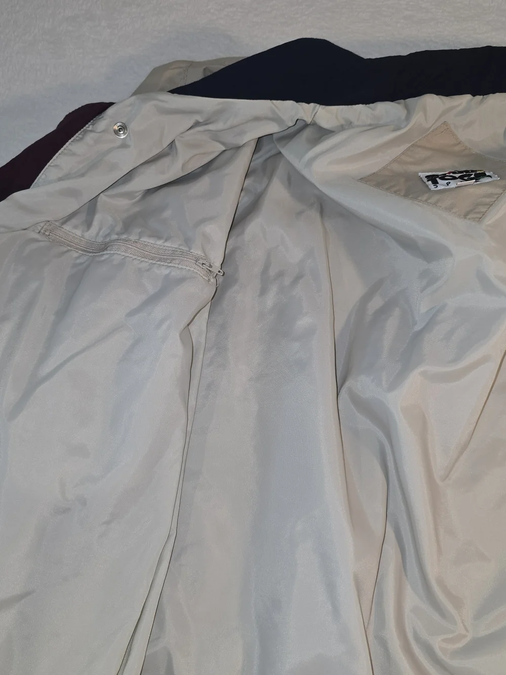 VTG Saratoga Sport Windbreaker With Chevron Emblem Mens Size Large Made In USA